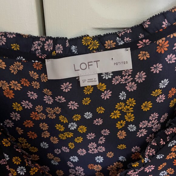 Flowy Floral Tank - Picture 3 of 3